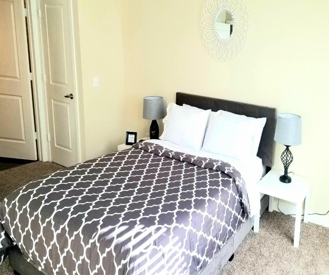 Roomy Downtown Abode Houston Exterior photo